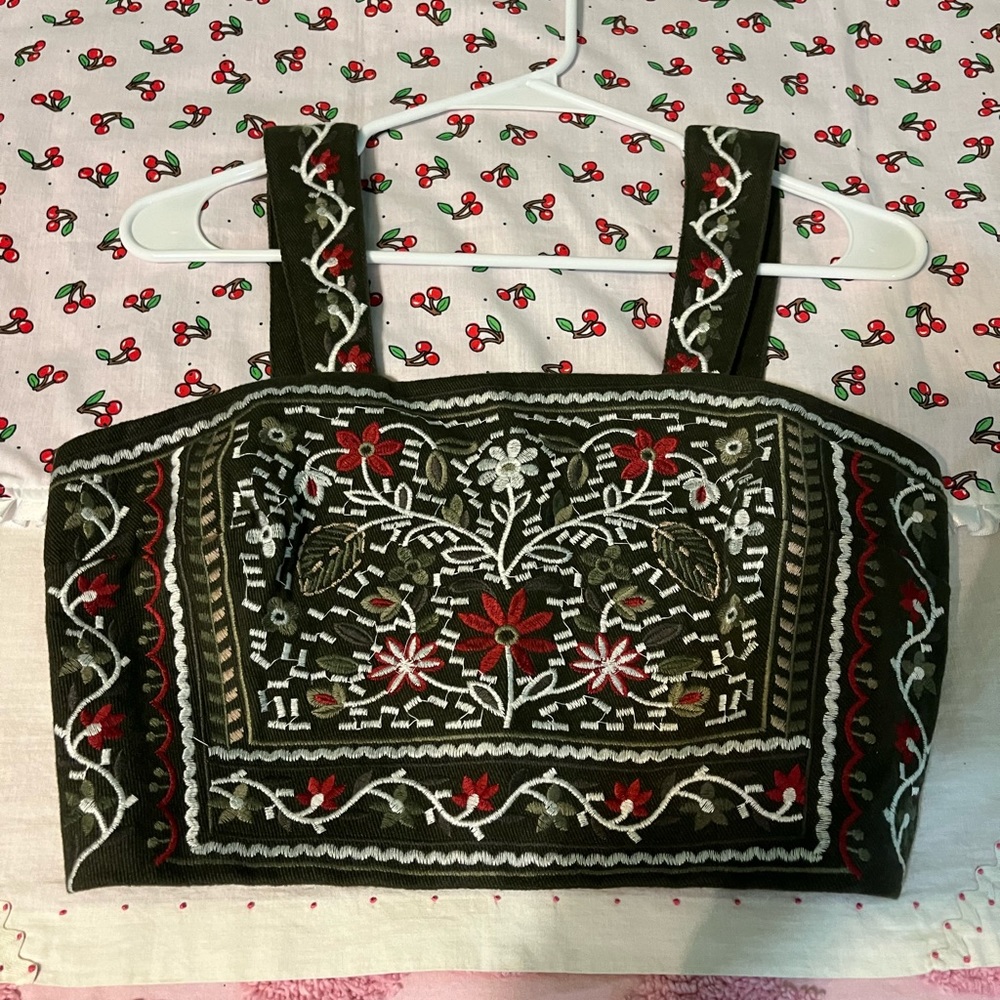 ALYA brand embroidered bra top in forest green. Size small.